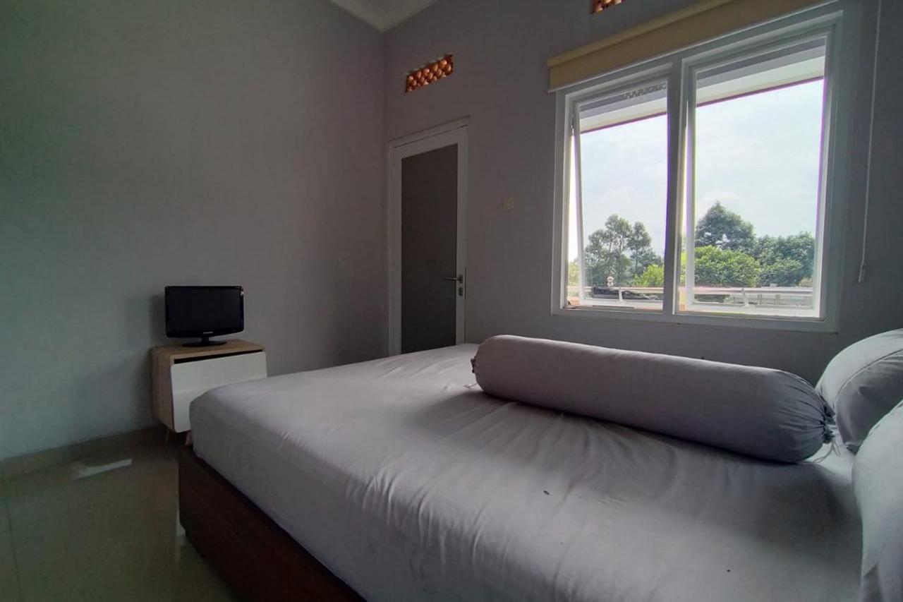Villa Batu Tua Puncak Mitra Reddoorz Bogor Exterior photo