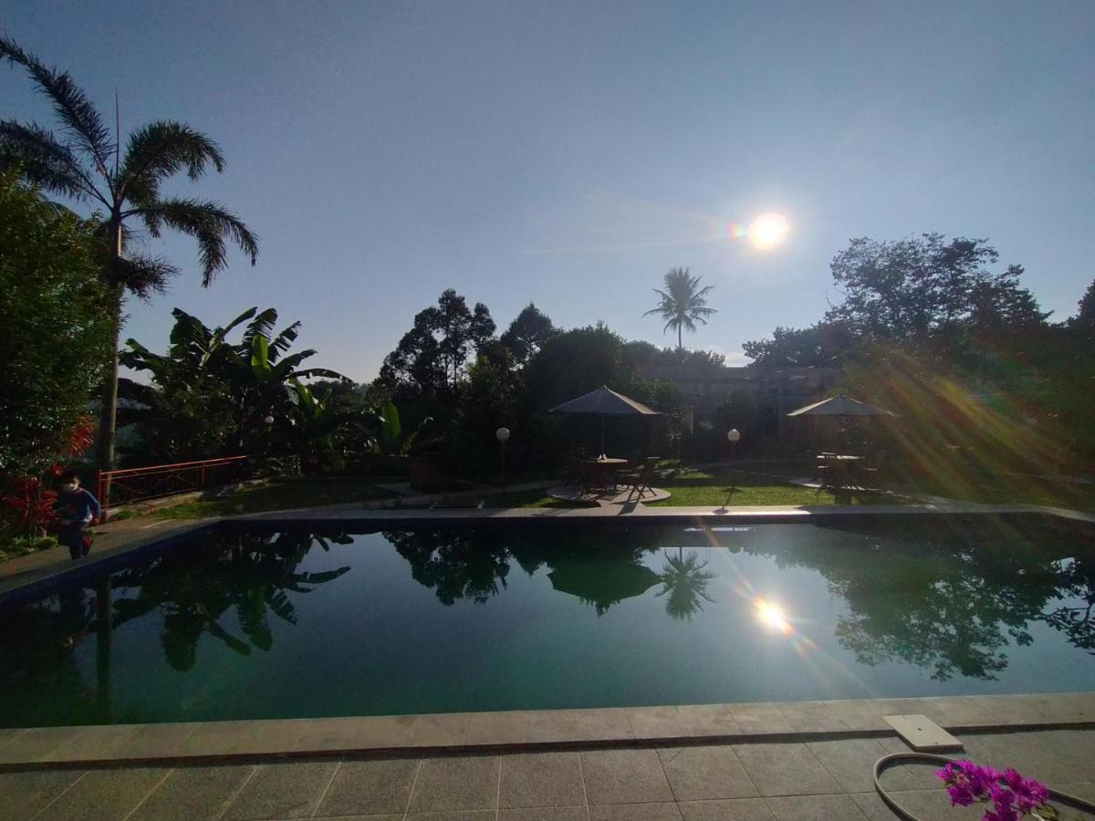 Villa Batu Tua Puncak Mitra Reddoorz Bogor Exterior photo