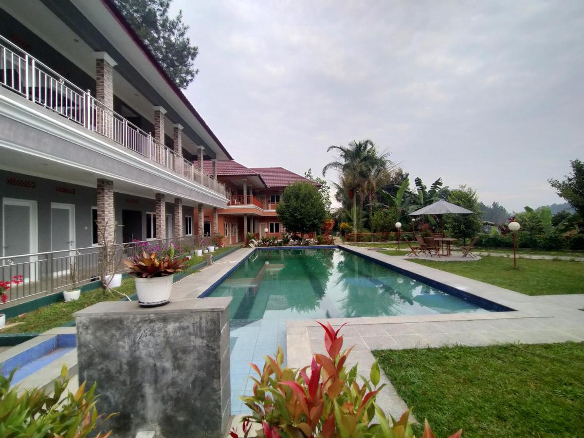 Villa Batu Tua Puncak Mitra Reddoorz Bogor Exterior photo
